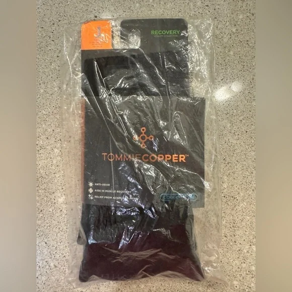 TOMMIE COPPER Size 12-14.5 Recovery Vitality Collection Crew Sock Men's NEW - Picture 2 of 7